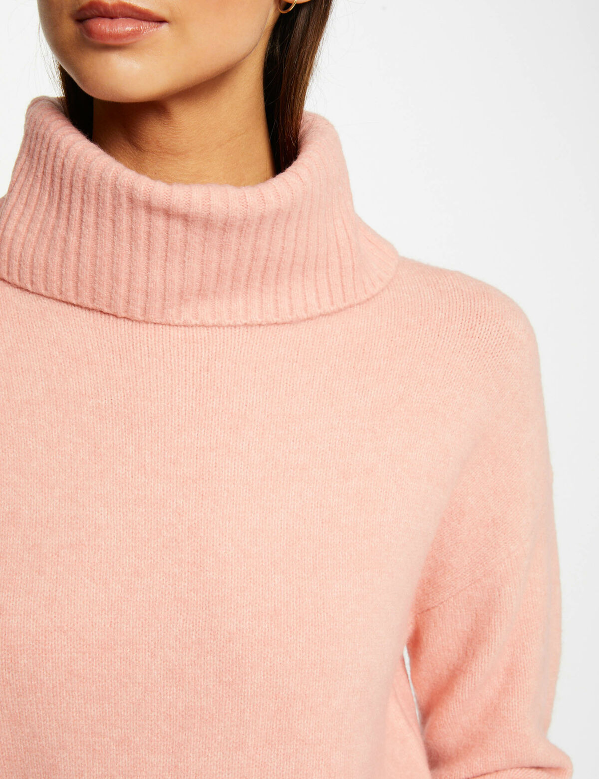 Pull uni col montant