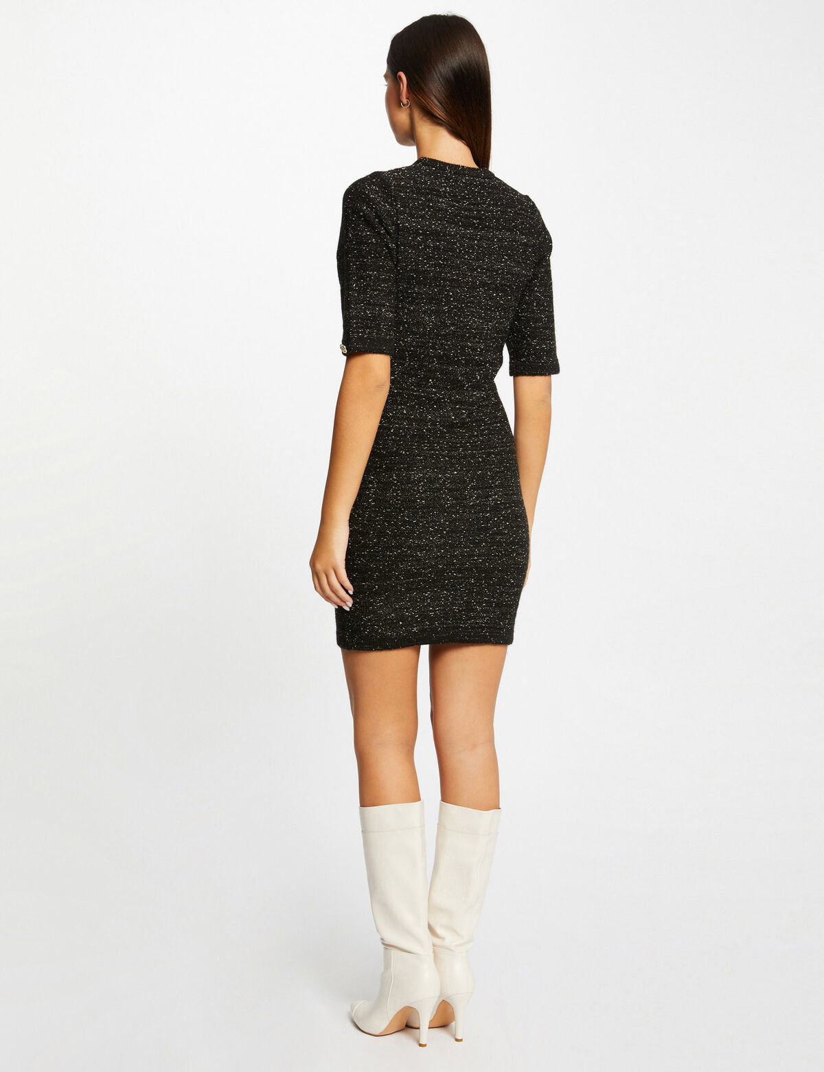 Robe liseré doré